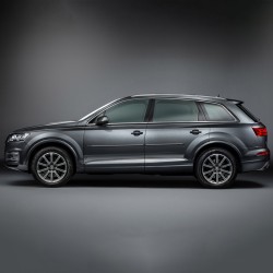  Audi Q7 ChromeLine Painted Body Side Molding 2007 - 2022 / CF-AUDI-Q7