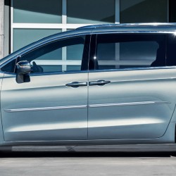  Chrysler Pacifica ChromeLine Painted Body Side Molding 2017 - 2025 / CF7-PAC17
