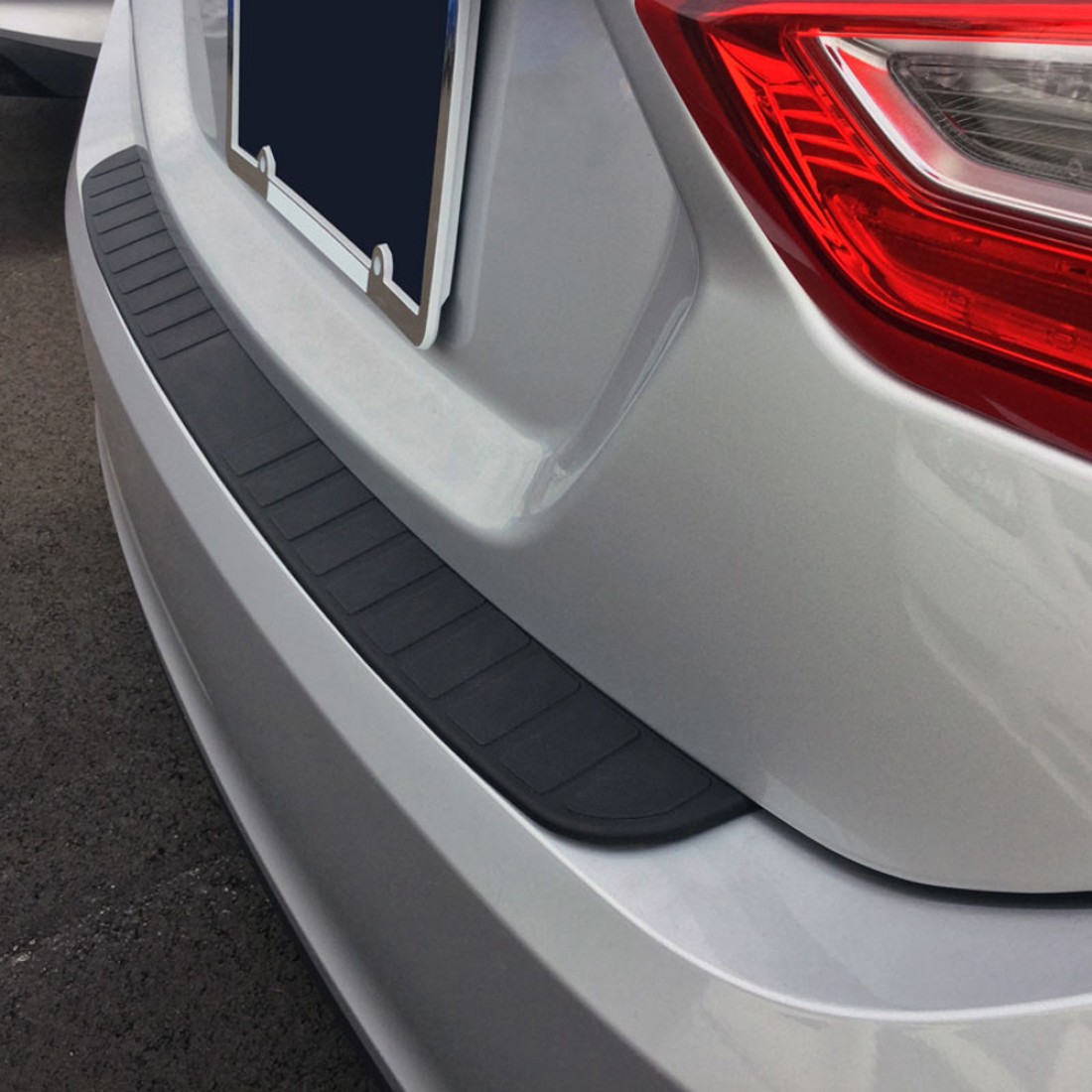 Black Polyurethane Rear Bumper Protector For Jeep Grand Cherokee 2022-2025 - Dawn Enterprises