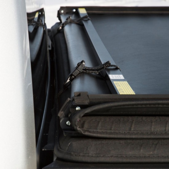 Chevrolet Silverado 5'8” Bed Latitude Folding Tonneau Cover 2014 - 2019 / 630120 Chevrolet Silverado 5'8” Bed Latitude Folding Tonneau Cover 2014 - 2019 / 630120
