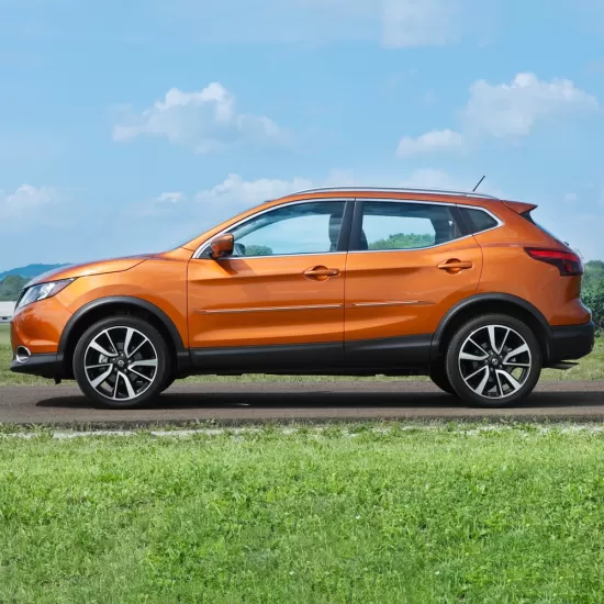 Nissan Rogue Sport ChromeLine Painted Body Side Molding 2017 - 2022 / CF7-ROGUE17-SPRT (CF7-ROGUE17-SPRT) by www.Sportwing.com