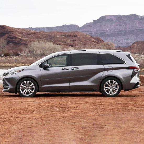  Toyota Sienna Painted Body Side Molding 2021 - 2025 / FE7-SIENNA21